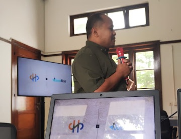 Soep, founder DEFS mengisi workshop website UMKM